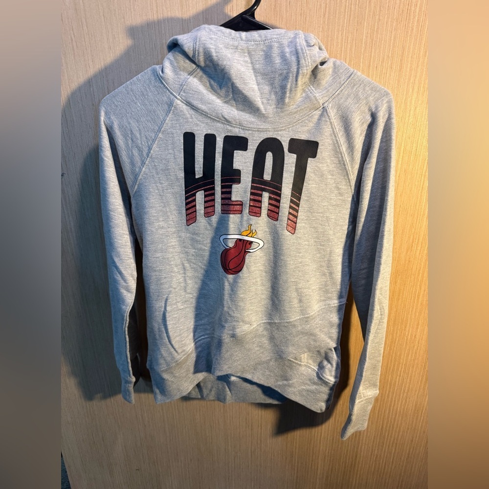 Girls NBA Miami Heat Gray Cowl Neck Hoodie Size Medium